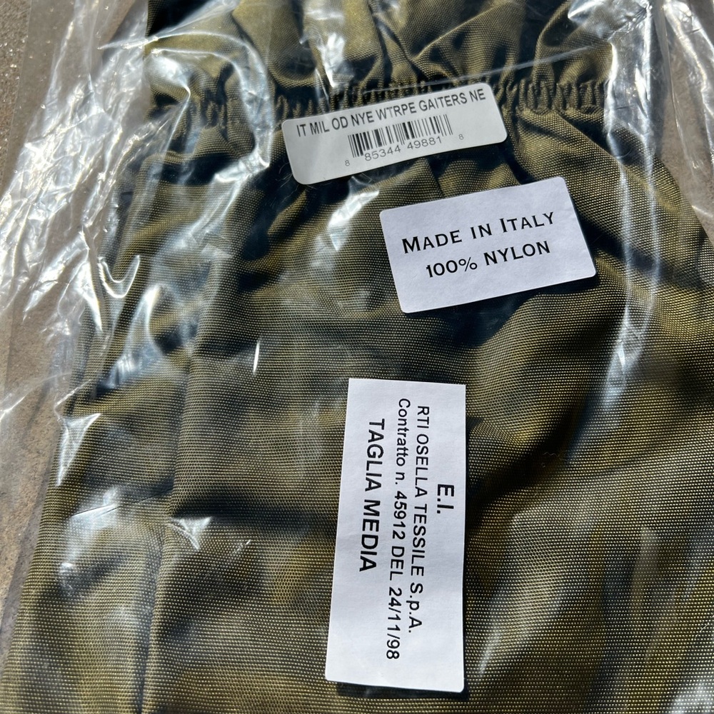 CLEARANCE NWT Men’s Olive Green Nylon Gaitors Made in Italy - Picture 4 of 8